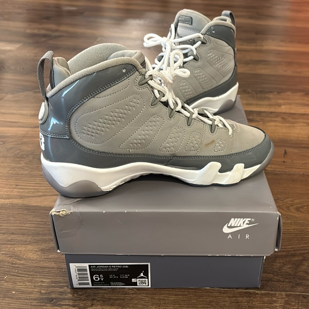 Jordan Kids Sneakers 6.5 Y Gray - Picture 3 of 11